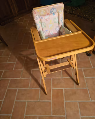 Seggiolone in legno 