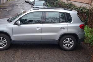 Unico proprietario buono stato zero riparazioni