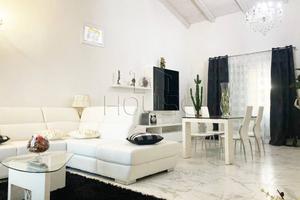 Appartamento di 175 m² con più di 5 locali e box a