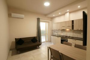 Giugno luglio in centro 100mt dal mare