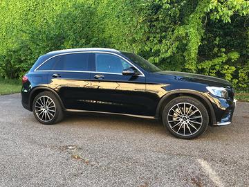 Mercedes GLC 250 d con gancio traino