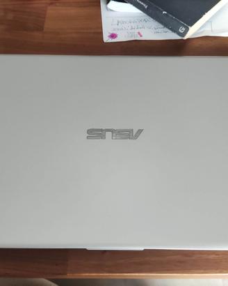 Notebook ASUS Vivobook 15 F512D