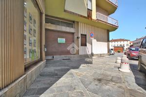 NEGOZIO A LIVORNO FERRARIS