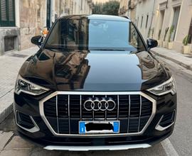 AUDI Q3 35 2.0 TDI S tronic Business Advanced