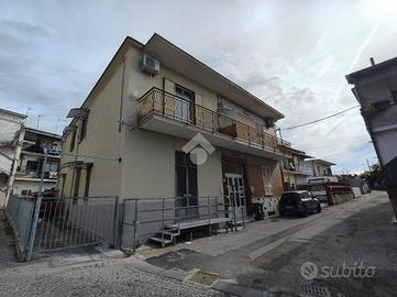 3 LOCALI A ERCOLANO