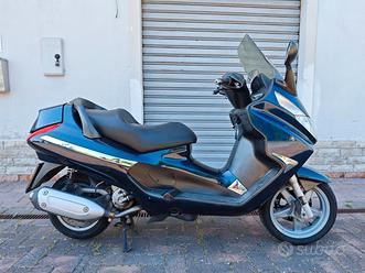 X8 250 Scooter Piaggio X8 Gebrauchte Piaggio X8 250 Silber Baujahr