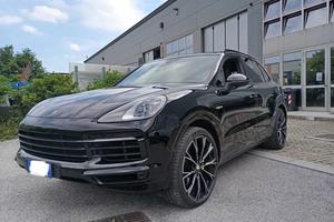 Porsche Cayenne E-Hybrid -2021-IVA esposta