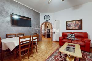 APPARTAMENTO CON DOPPIO BALCONE E CANTINA VIA DELL