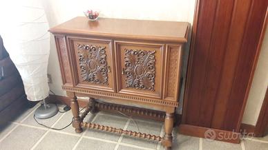 Mobile da soggiorno o mobile bar