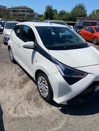Toyota Aygo Connect 1.0 VVT-i 72 CV 5 porte x-play