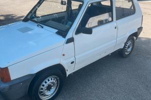 FIAT PANDA 1.1 FIRE ANNO 2003 CON GANCIO TRAINO