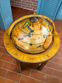 Mappamondo in legno 