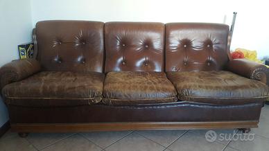 Divano + 2 poltrone in vera pelle *DA RESTAURARE*