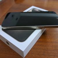 iPhone 15 Pro + Cover magsafe + vetro protettivo