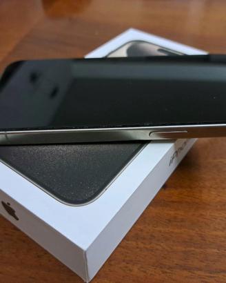 iPhone 15 Pro + Cover magsafe + vetro protettivo