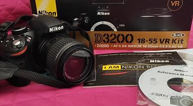 Nikon D3200 kit 18/55 VR  completa Accessori
