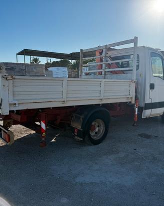 Iveco Daily ribaltabile con gru