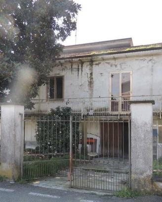Villa a Trivolzio, via Po, 10, 6 locali