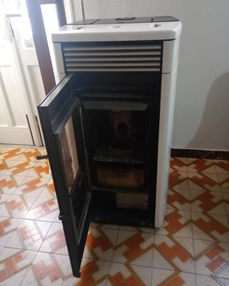 stufa pellet Idro Ravelli