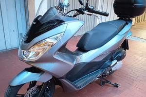 Honda PCX 150 Bauletto parabrezza ammortizzatori