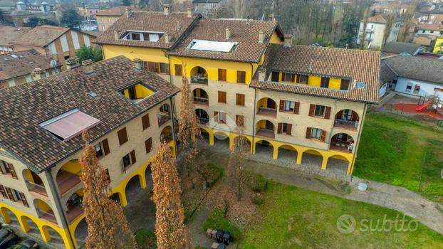 4 LOCALI A CASTELNOVO DI SOTTO