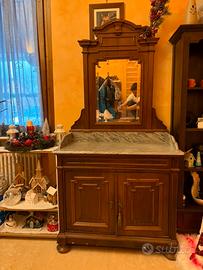 Cassettiera con specchio