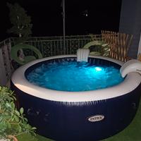 piscina idromassaggio 