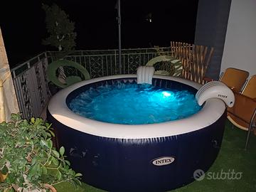 piscina idromassaggio 