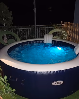 piscina idromassaggio 