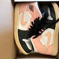 Air Jordan Mid rosa