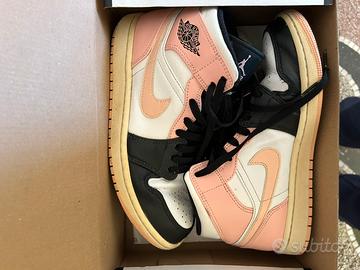 Air Jordan Mid rosa