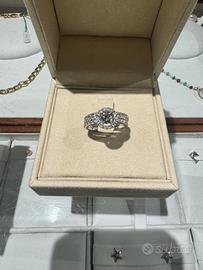 Anello in oro bianco 18 carati con diamante