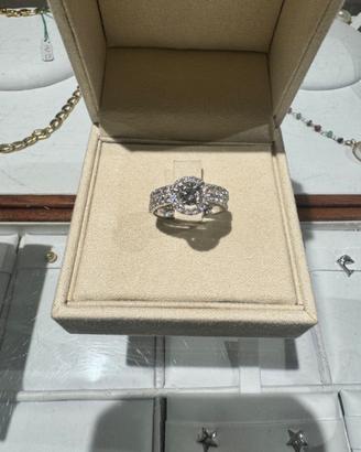 Anello in oro bianco 18 carati con diamante