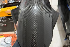 Parafango Anteriore in Carbonio Yamaha R6 R1 FZ1