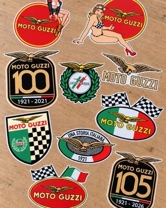 Busta con N.10 adesivi tipo Moto Guzzi.