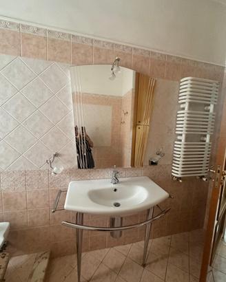 Lavavo + Specchiera bagno