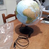 mappamondo nuovo con luce