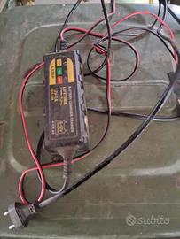 caricabatteria funzionale per moto e auto 