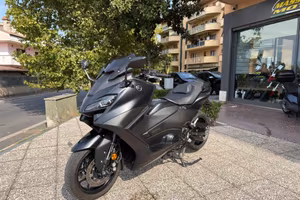 YAMAHA T-Max 560 TUTTO INCLUSO ANCHE PASSAGGIO!