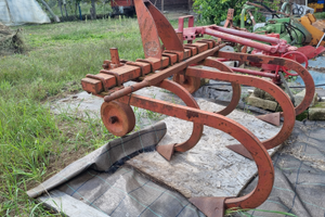 Aratro ed estirpatrice