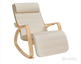 Poltrona a dondolo con braccioli in legno