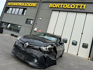 RENAULT CLIO IV per ricambi usati K9KC6