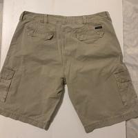 Pantaloni corti tipo cargo