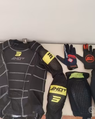 Abbigliamento e accessori BMX
