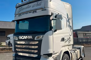 TRATTORE STRADALE SCANIA
