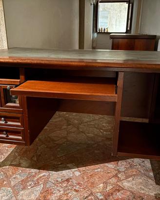 Scrivania  in arte povera