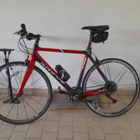 bici Pinarello in carbonio