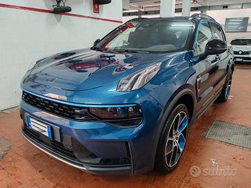Lynk & Co 01 1.5 phev auto