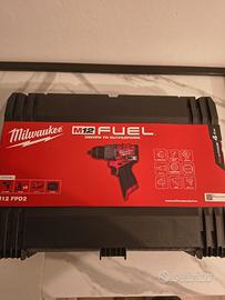 Kit trapano avvitatore NUOVO Milwaukee M12 FUEL 