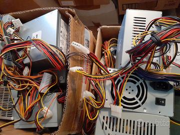 40 alimentatori per pc fissi fino a 500W in blocco